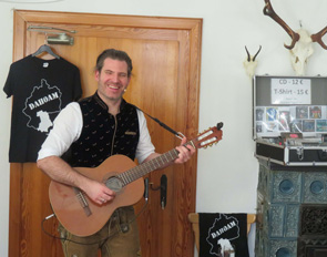 Wirtshausmusi mit Musikkabarettist „Vogelmayer“ — Foto